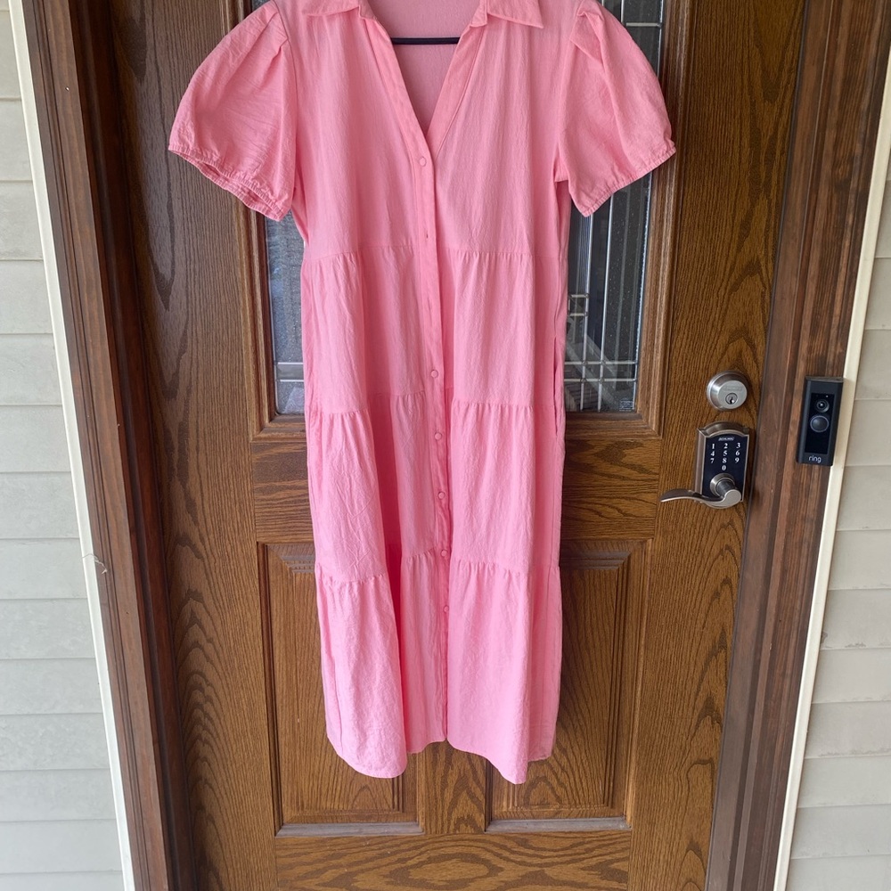 Pink Button-Up Midi Dress with tiers and pockets. Short pleated sleeves, size L